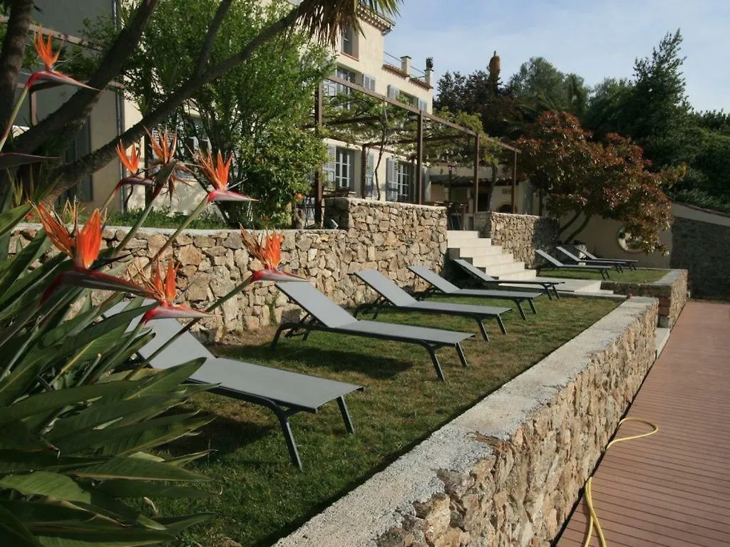 Villa De Charme Vue Mer Et Piscine Chauffee Sur Les Hauteurs De Golf Juan Vallauris